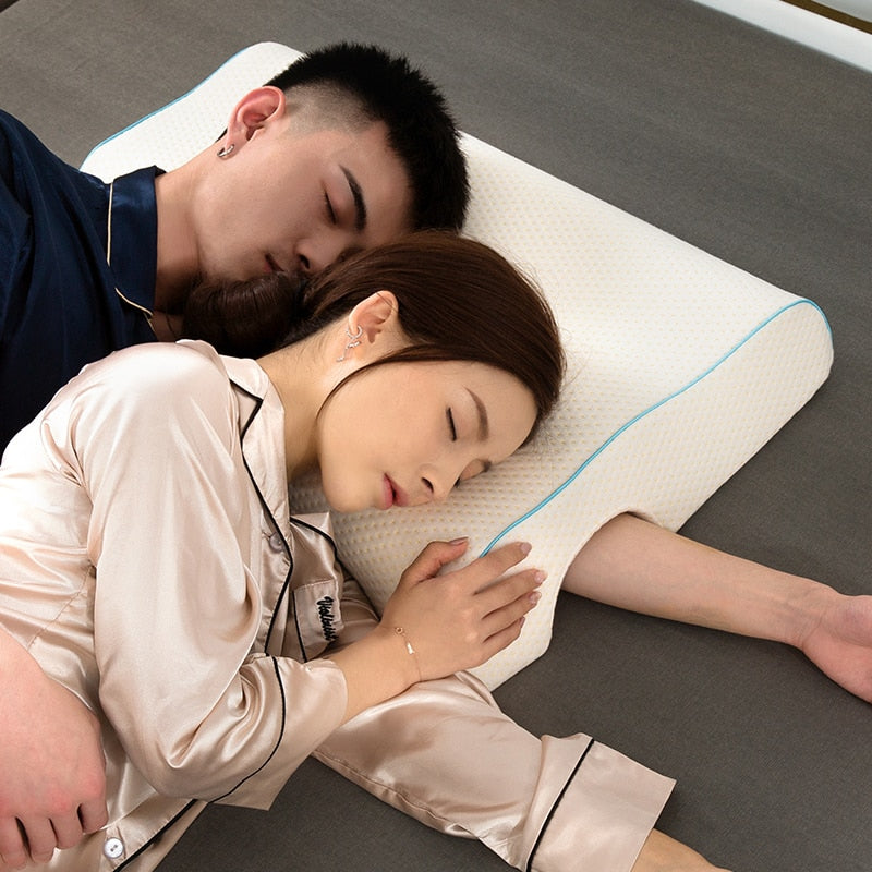 The Memory Foam Couple Pillow
