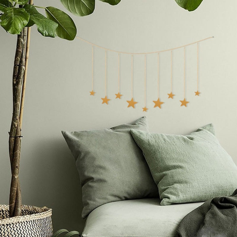 Moon-shaped chain