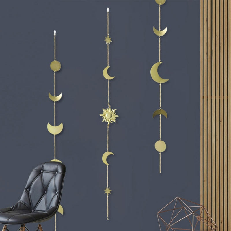 Moon-shaped chain