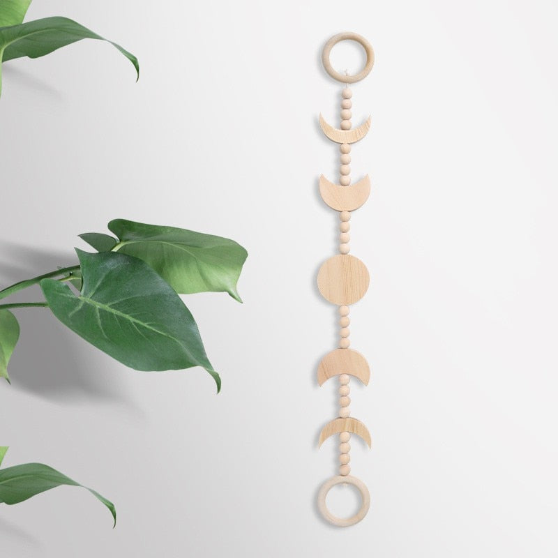 Moon-shaped chain