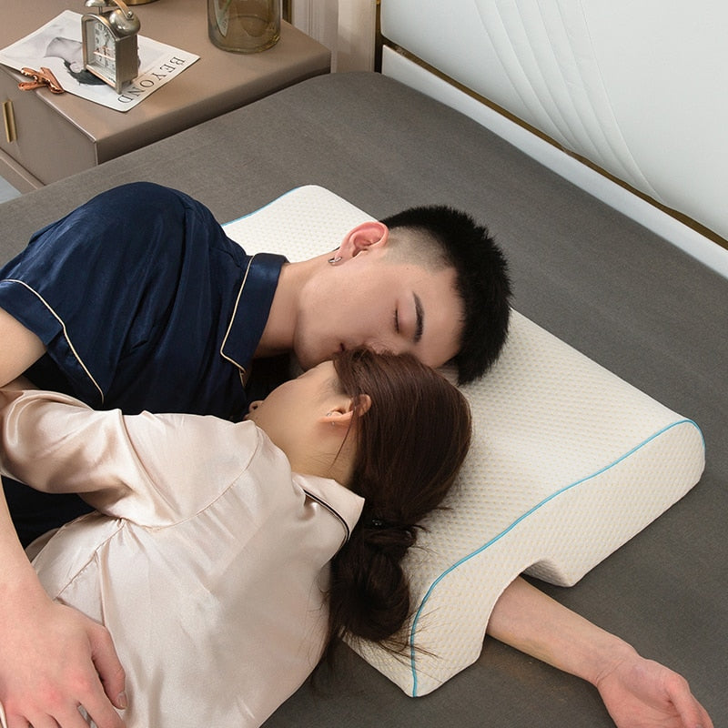 The Memory Foam Couple Pillow