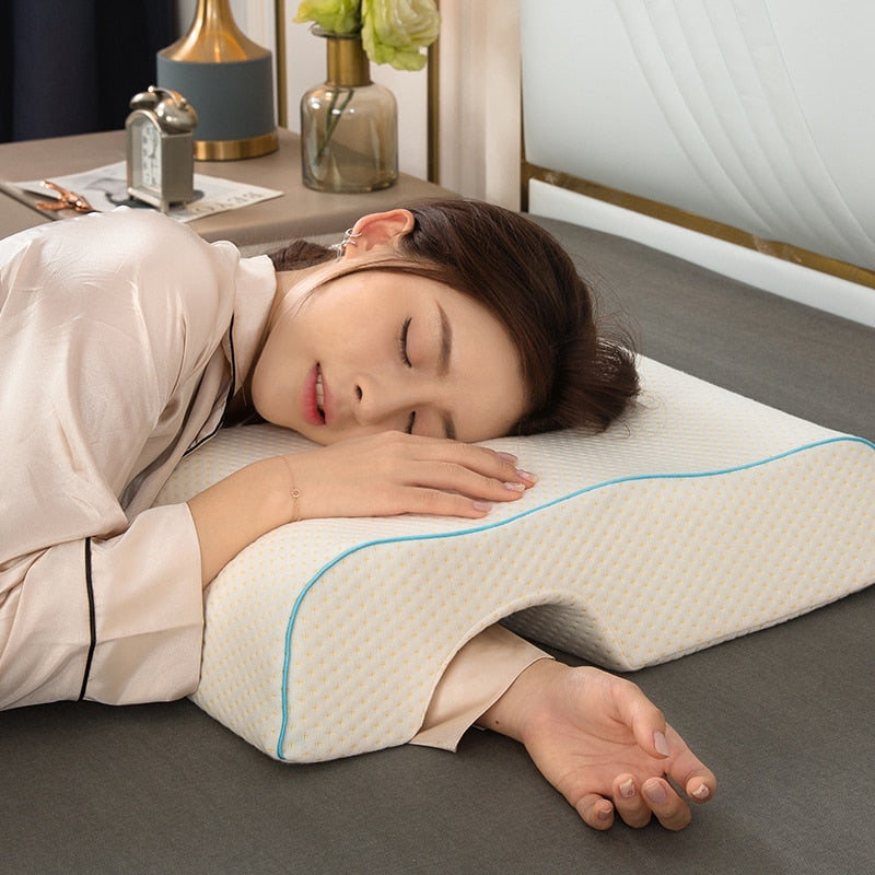 The Memory Foam Couple Pillow