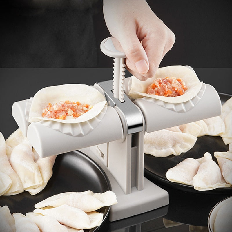 Automatic dumpling maker