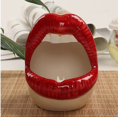 pucker up lips ceramic planter