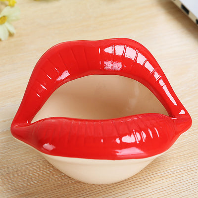 pucker up lips ceramic planter