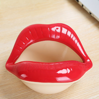 pucker up lips ceramic planter