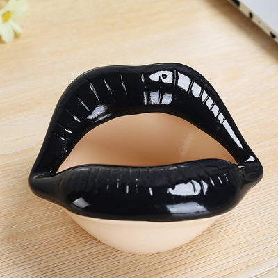 pucker up lips ceramic planter